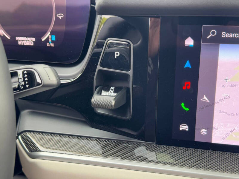 2024 Porsche Cayenne Turbo E-Hybrid Coupe