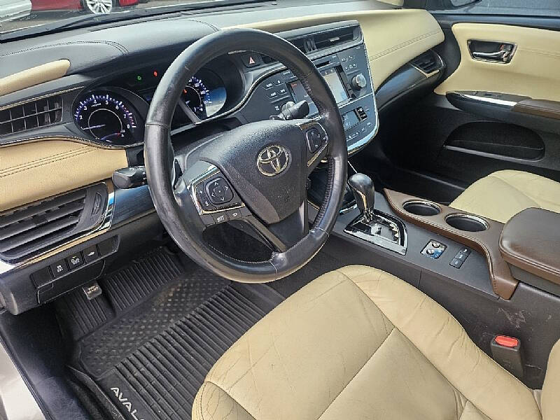 2016 Toyota Avalon XLE Touring photo 13