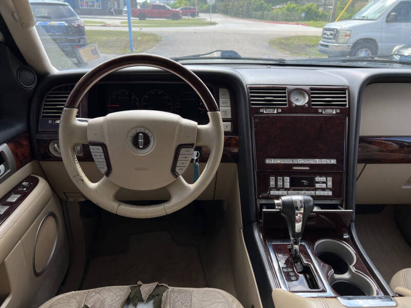 2006 Lincoln Navigator Luxury