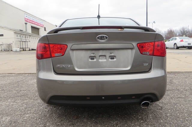 2011 Kia Forte SX photo 7