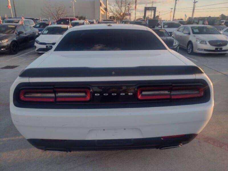 2018 Dodge Challenger SXT