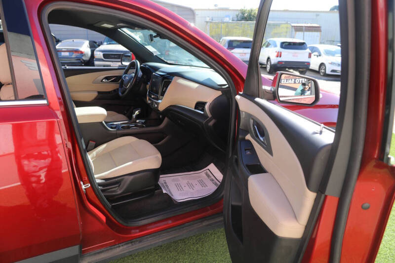 2023 Chevrolet Traverse LT Cloth