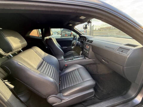 2013 Dodge Challenger R/T Plus