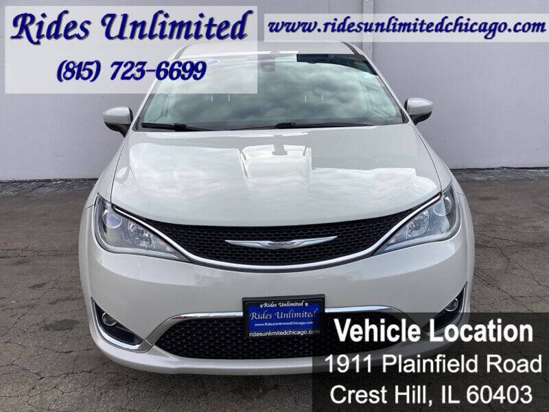 2017 Chrysler Pacifica Touring-L