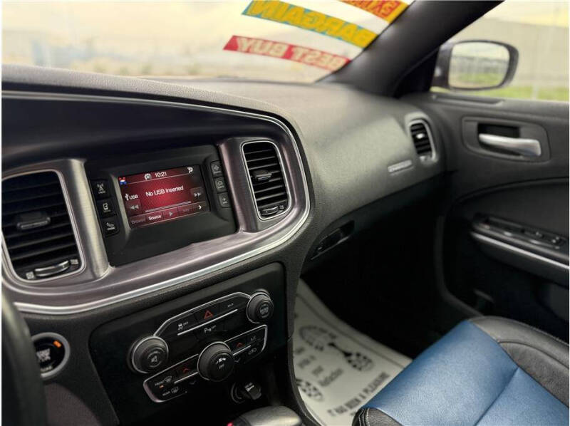 2015 Dodge Charger SE