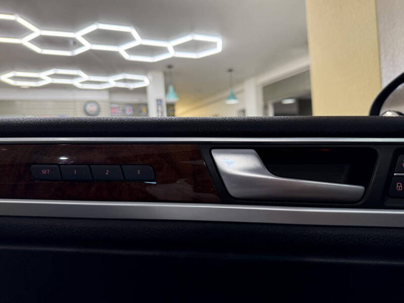 2012 Volkswagen Touareg