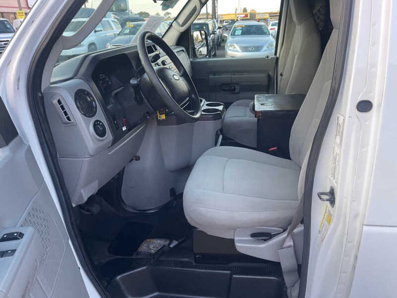 2013 Ford E-Series E-150