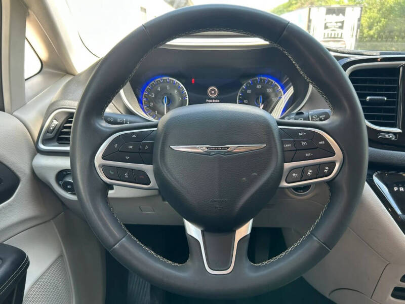 2022 Chrysler Pacifica Touring L