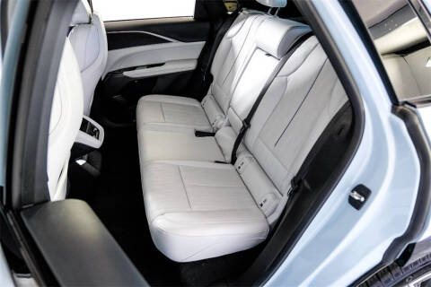 2024 Cadillac LYRIQ Luxury 1