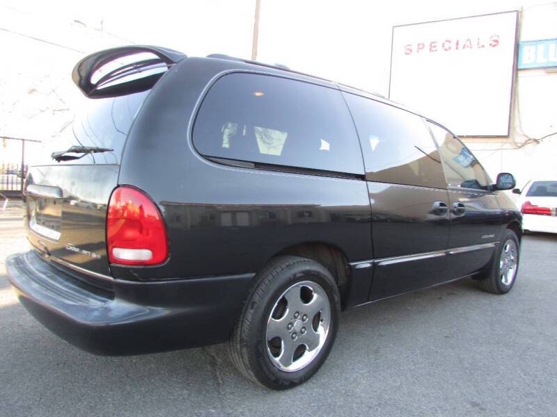 2000 Dodge Grand Caravan ES photo 3