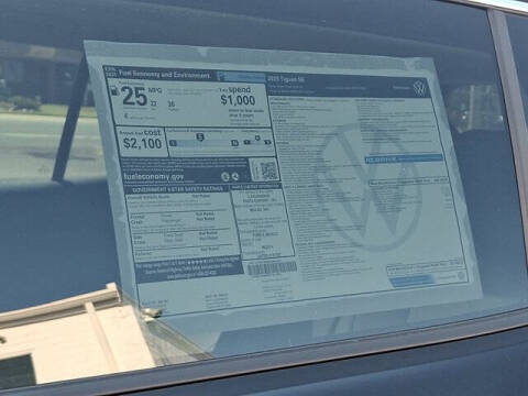 2025 Volkswagen Tiguan SE 4Motion