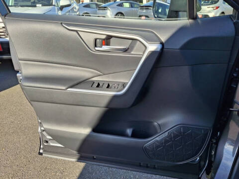 2025 Toyota RAV4 Plug-in Hybrid SE