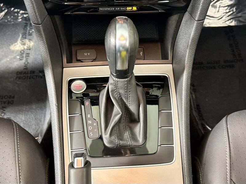 2022 Volkswagen Passat SE