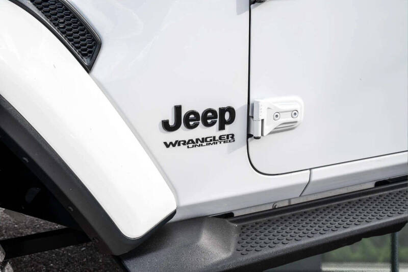 2020 Jeep Wrangler Unlimited Sahara Altitude