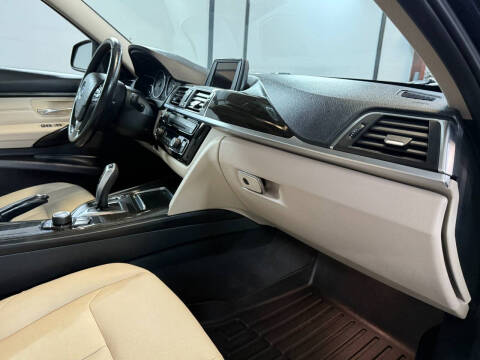 2017 BMW 3 Series 320i