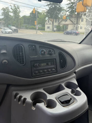 2002 Ford E-Series E-250
