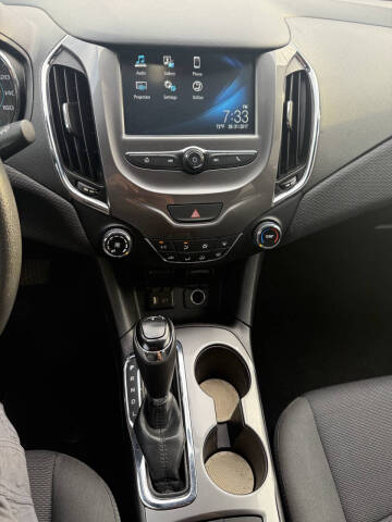 2017 Chevrolet Cruze LT Auto