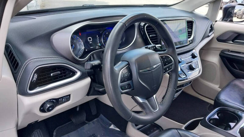 2022 Chrysler Pacifica Touring L