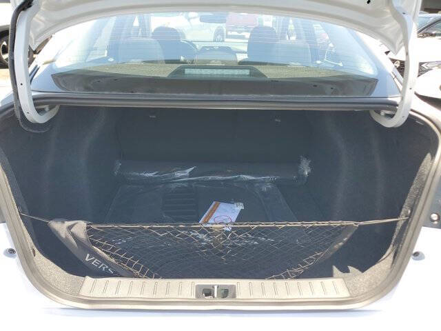 2025 Nissan Versa SR