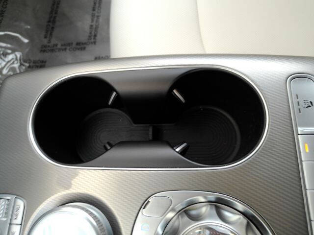 2024 Genesis GV60 Standard