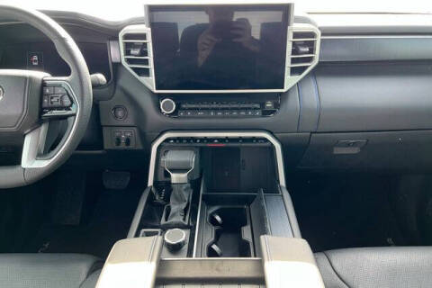 2025 Toyota Tundra Platinum HV