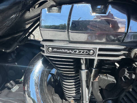 2011 Harley-Davidson FLHX -