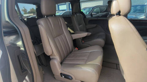 2013 Chrysler Town and Country Touring-L