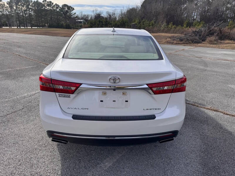 2017 Toyota Avalon XLE