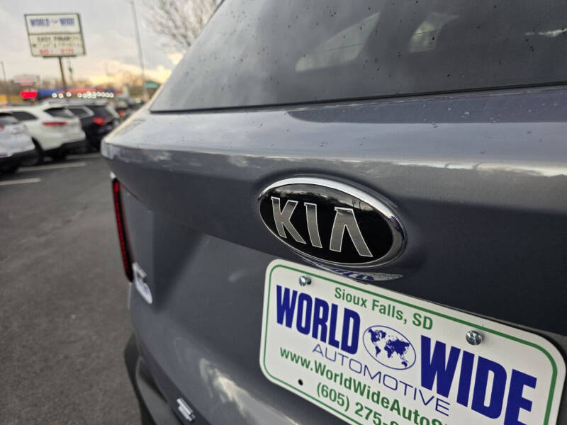 2021 Kia Sorento LX