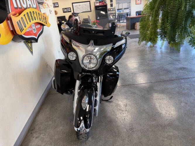2018 Indian Roadmaster Thunder Black