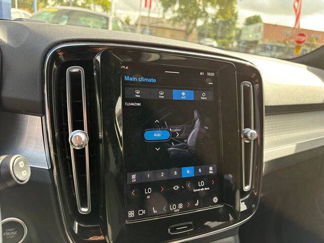 2023 Volvo XC40 B5 Core