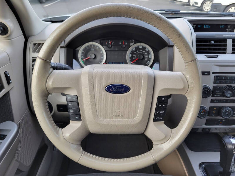 2009 Ford Escape Hybrid photo 11