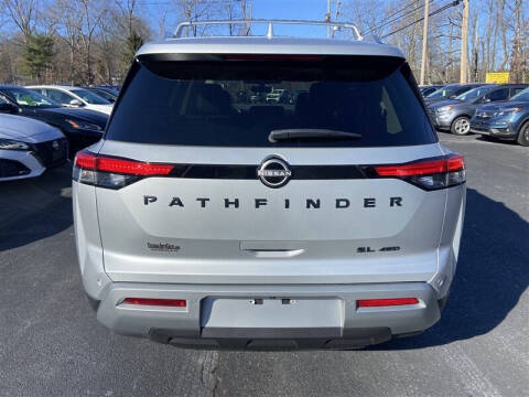 2023 Nissan Pathfinder SL