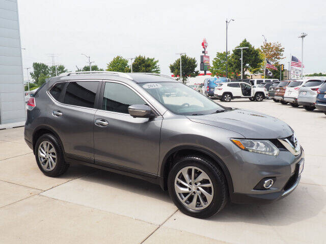 2014 Nissan Rogue for sale at SIMOTES MOTORS in Minooka IL