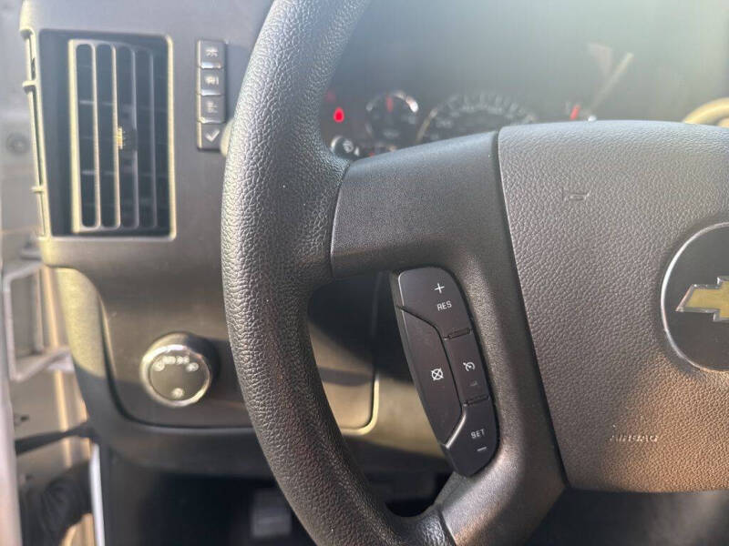 2023 Chevrolet Express 2500