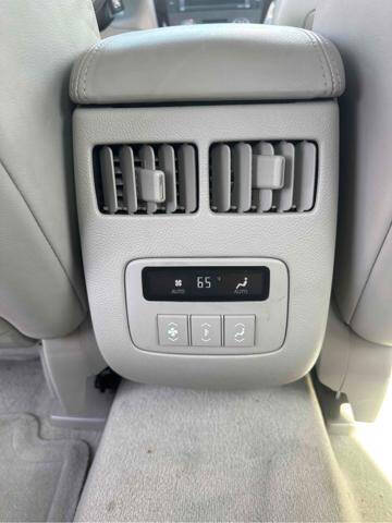 2010 Cadillac DTS Premium Collection