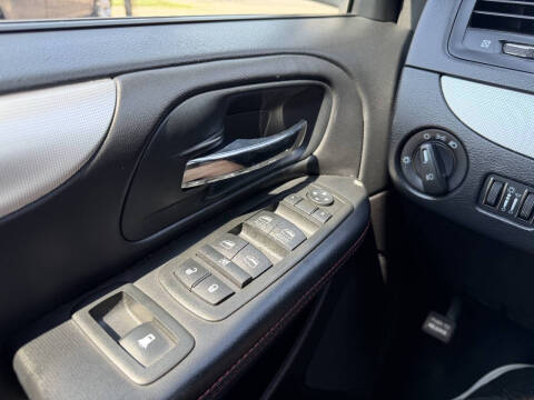 2011 Dodge Grand Caravan R/T