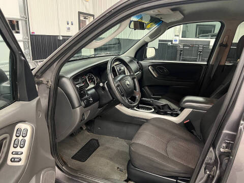 2005 Mazda Tribute s