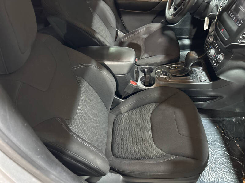 2019 Jeep Cherokee Latitude