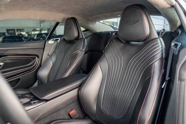 2019 Aston Martin DB11 12