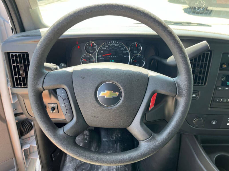 2025 Chevrolet Express 2500
