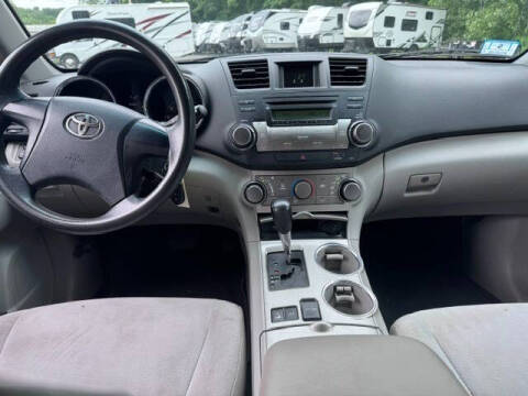 2012 Toyota Highlander SE