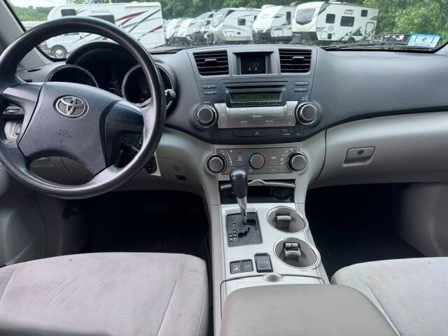 2012 Toyota Highlander SE