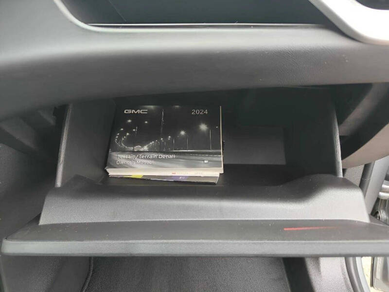 2024 GMC Terrain SLT