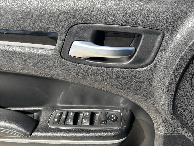 2022 Chrysler 300 S V6