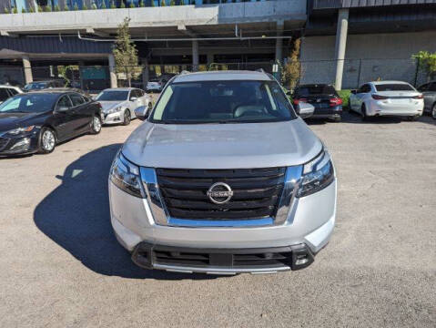 2023 Nissan Pathfinder SL