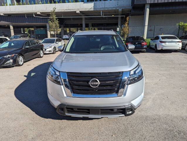 2023 Nissan Pathfinder SL