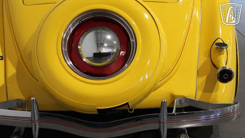 1935 Ford Deluxe