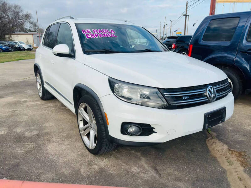 2016 Volkswagen Tiguan for sale at CE Auto Sales in Baytown TX