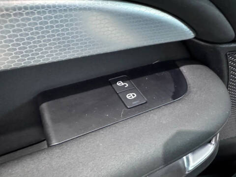 2020 Land Rover Discovery Landmark Edition